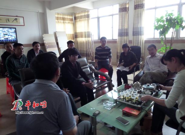 蔡志斌到党的群众路线教育活动联系点召开座谈会