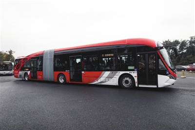 新京报记者从北京公交集团获悉,首批10辆以