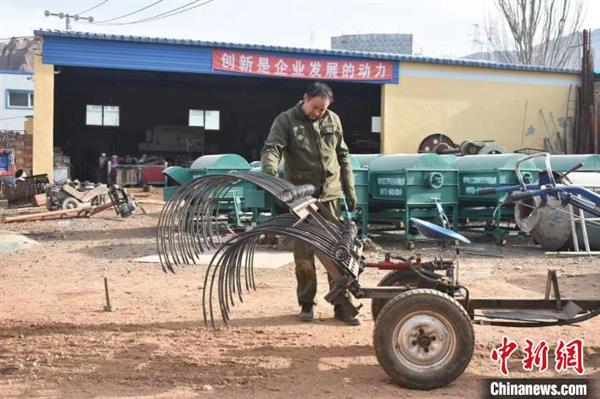 【中国这十年】青海农民创业20载：在“焊花”中成长为“工匠”