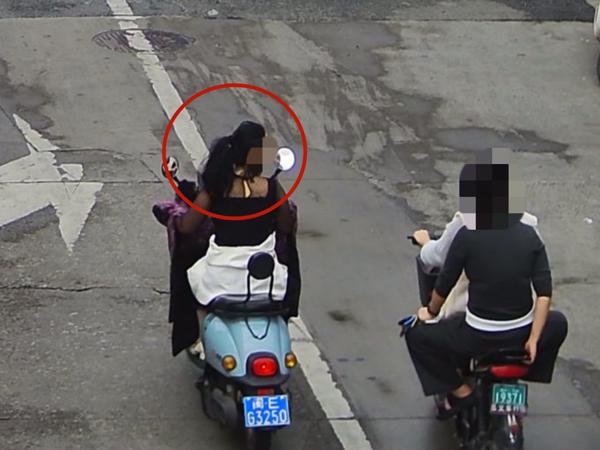 2025年4月9日闽EG3250号牌驾驶摩托车，不戴安全头盔的.jpg