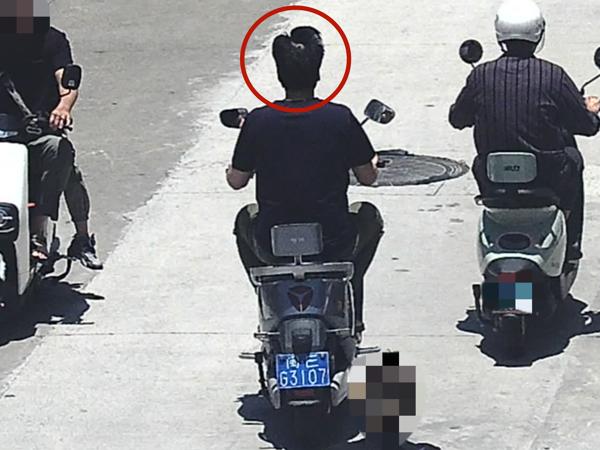 2025年5月30日闽EG3107号牌驾驶摩托车，不戴安全头盔的.jpg