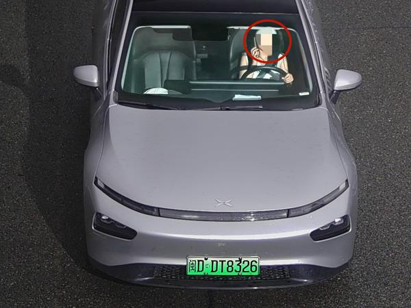 2025年6月20日闽DDT8326驾驶时拨打接听手持电话的.jpg
