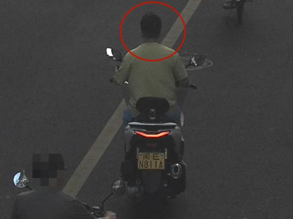 2025年9月15日闽EN811A号牌驾驶摩托车，不戴安全头盔的.jpg