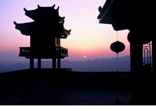 《空寂灵通寺》