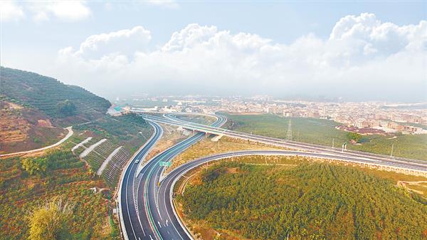 漳州云霄至平和（闽粤界）高速公路全线建成通车