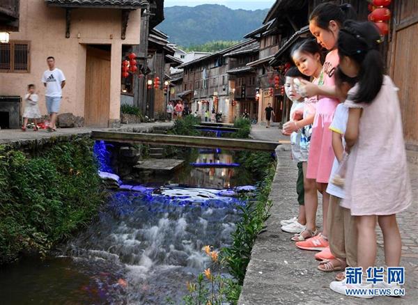 福建浦源：八百年古村续写人鱼佳话