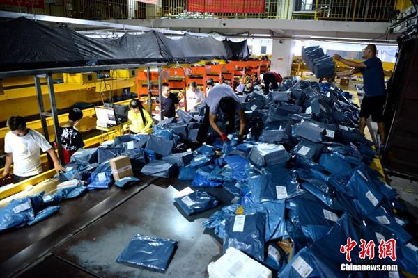 福建“服装之城”掀起直播带货热