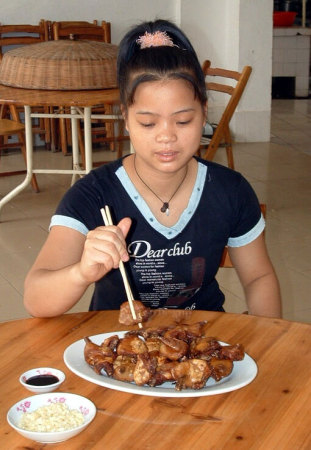 尼日利亚餐馆公开售卖人肉菜单上有烤人头