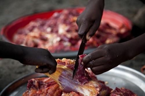尼日利亚餐馆公开售卖人肉菜单上有烤人头