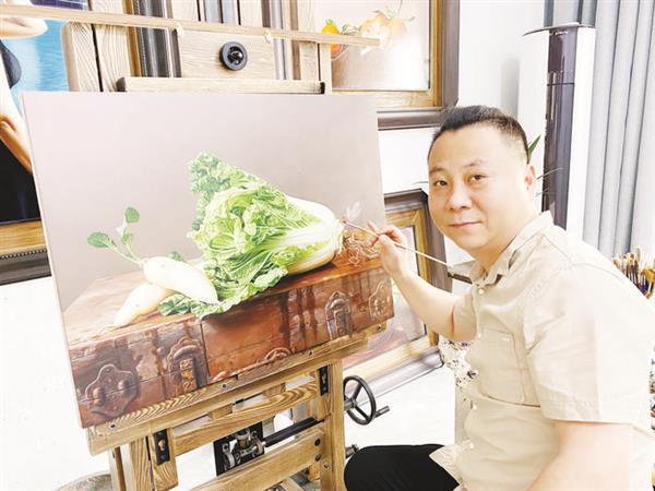 平和画家赖跃森创作的超写实油画在网络爆红
