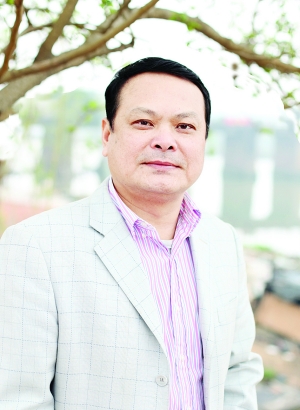 柳建聪陈跃鸿编者按:今年市"两会",是在我市科学谋划"十二五"发展