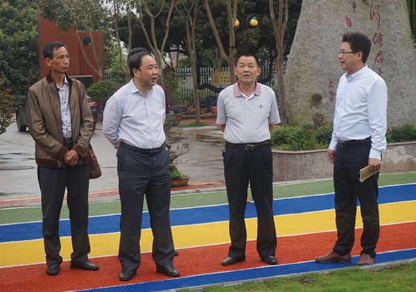 常务副县长林德志到五寨乡督查义务教育发展基本均衡创建工作
