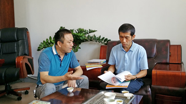 县委常委陈恩平到育才中学调研